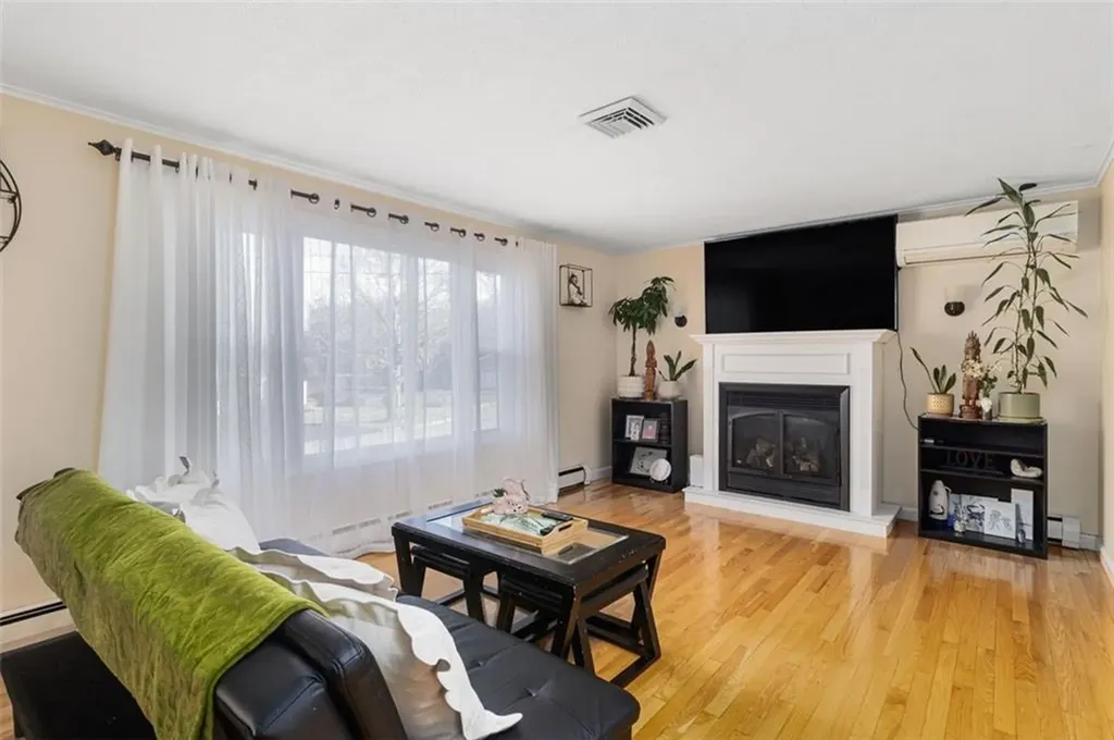 95 Amy Drive Cranston RI 02921