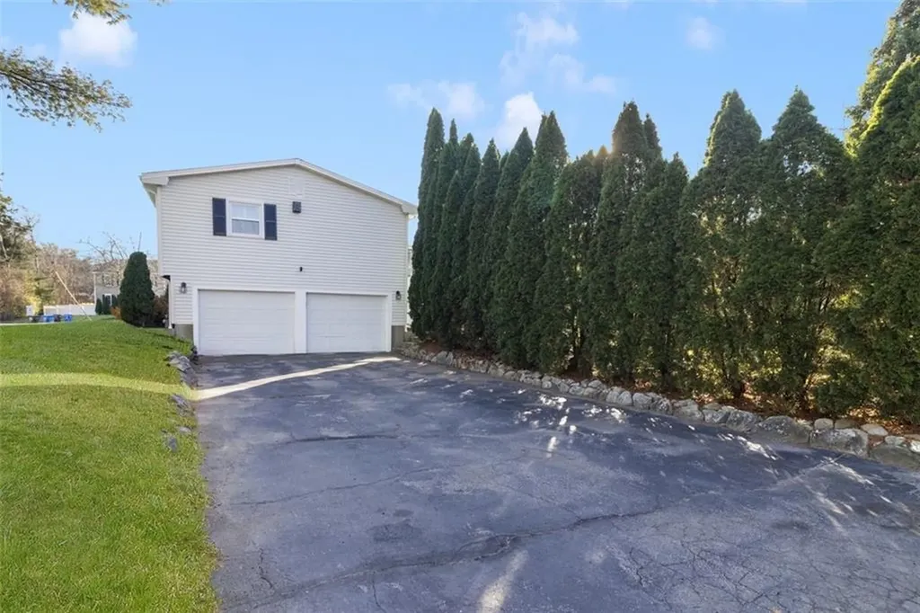 95 Amy Drive Cranston RI 02921