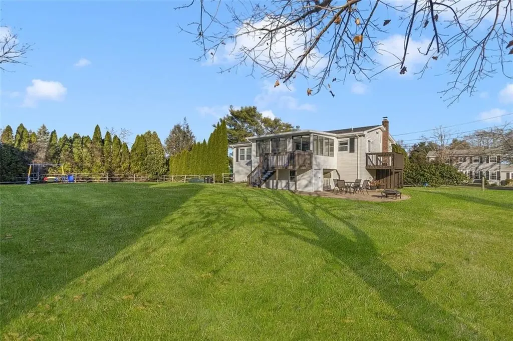 95 Amy Drive Cranston RI 02921