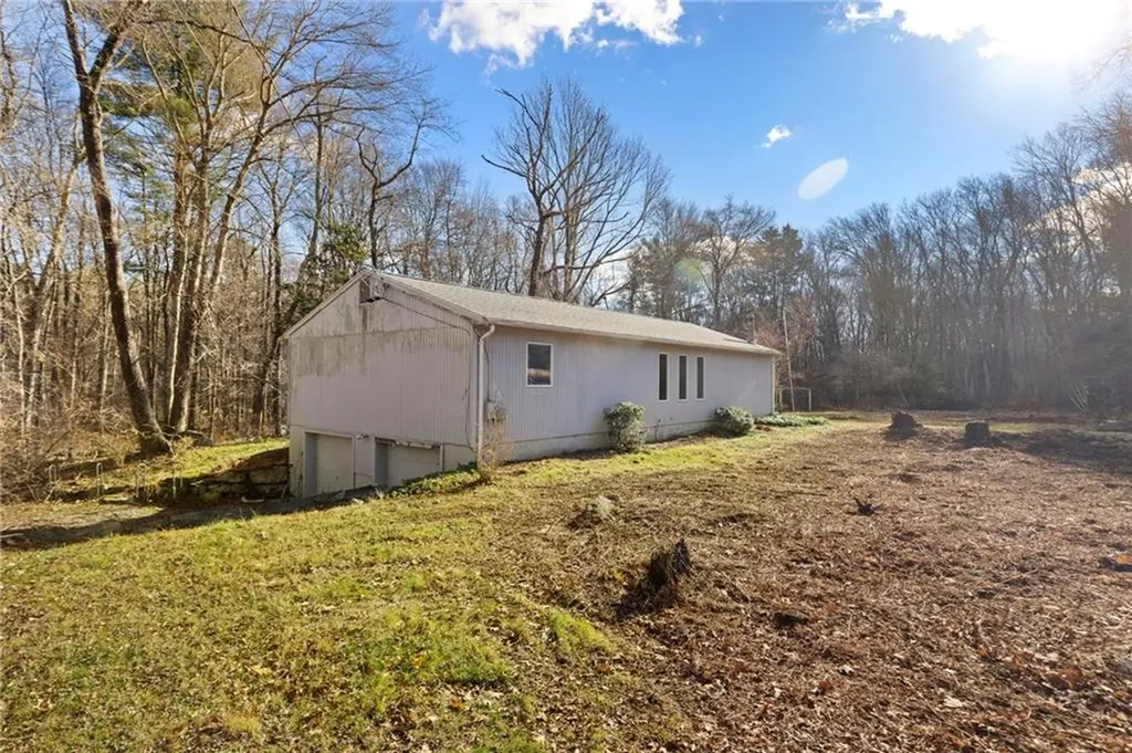 3 Wetherbee Road Foster RI 02825