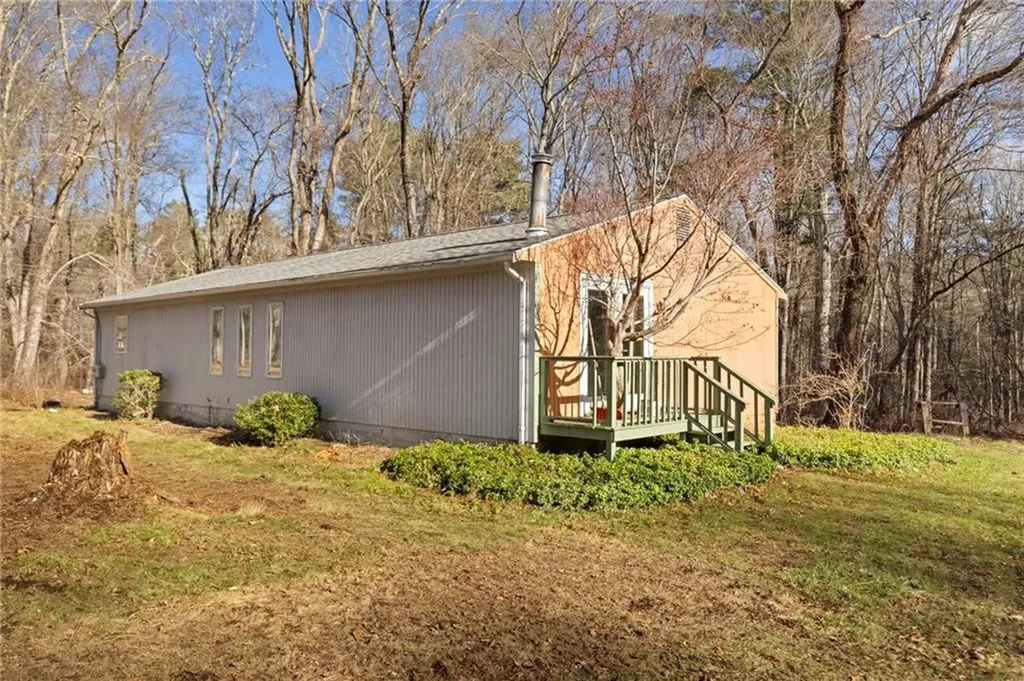 3 Wetherbee Road Foster RI 02825