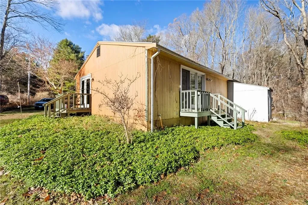 3 Wetherbee Road Foster RI 02825