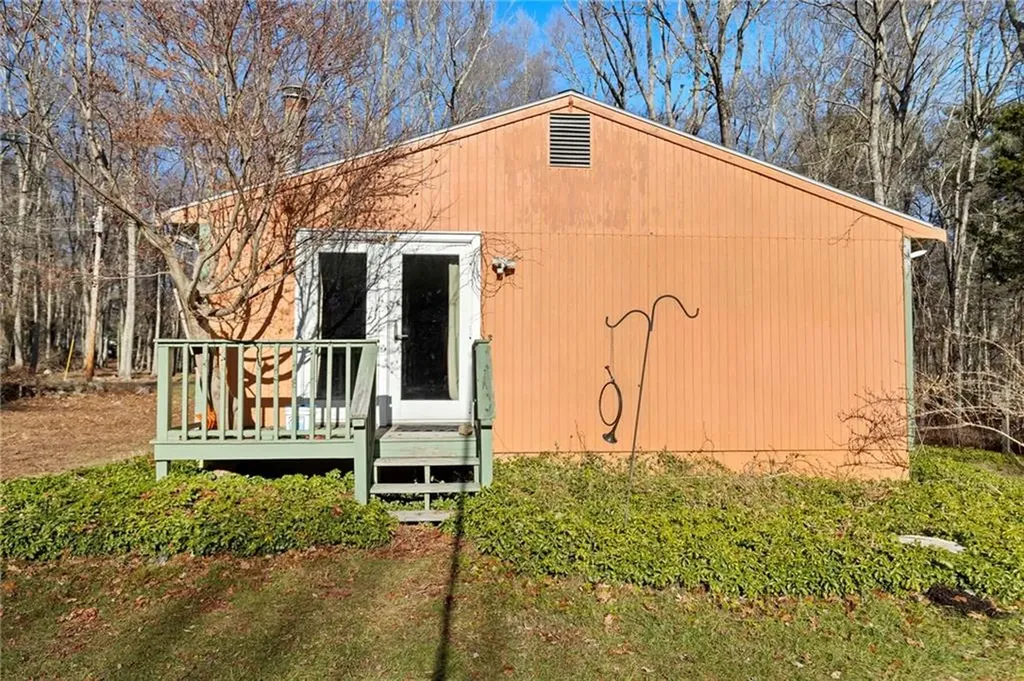 3 Wetherbee Road Foster RI 02825