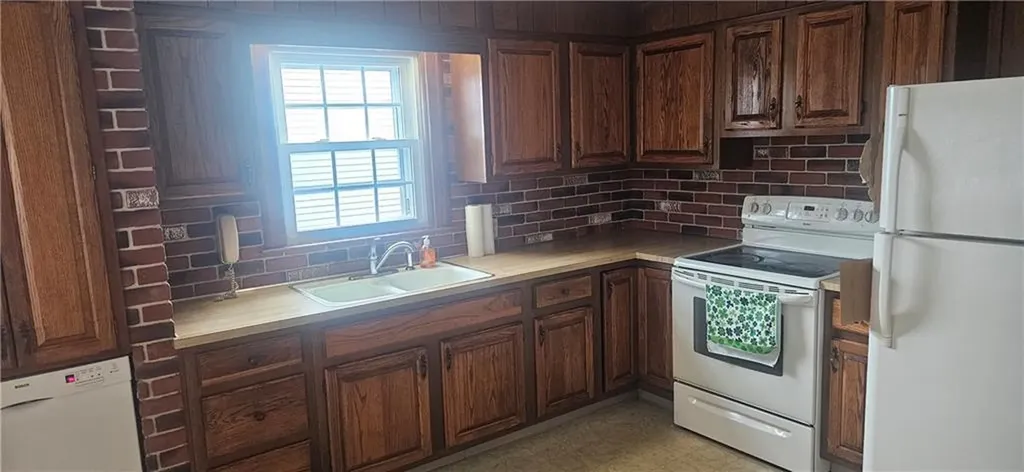 63 Benbridge Avenue Warwick RI 02888