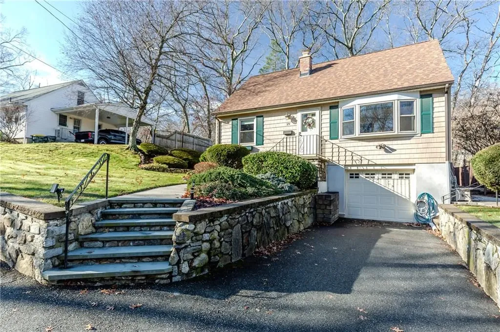 29 Julien Street Smithfield RI 02917