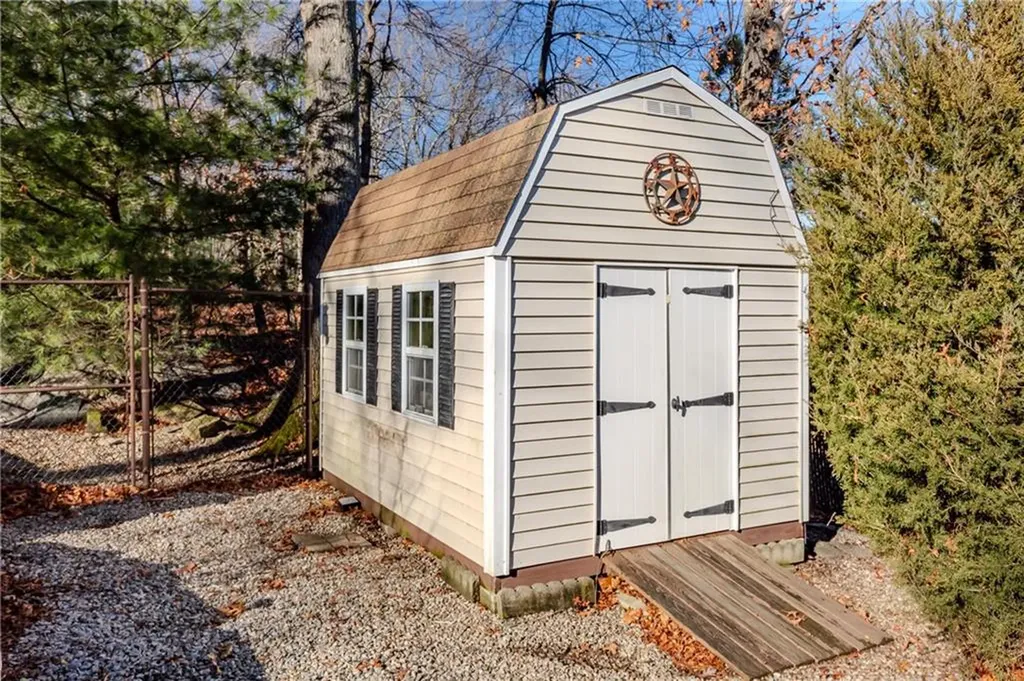 29 Julien Street Smithfield RI 02917