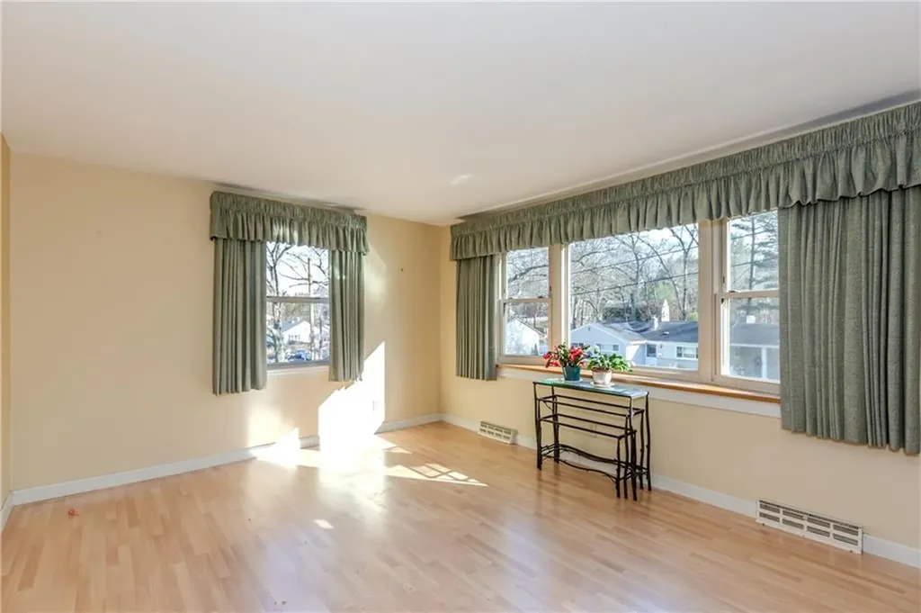 29 Julien Street Smithfield RI 02917