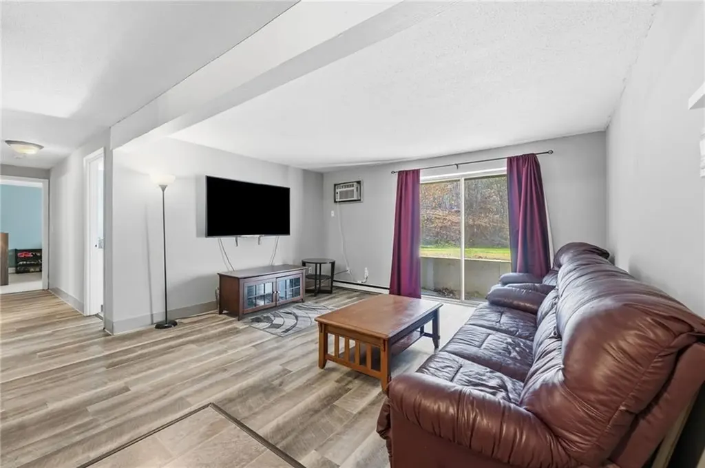 129 Quaker Highway Uxbridge MA 01569