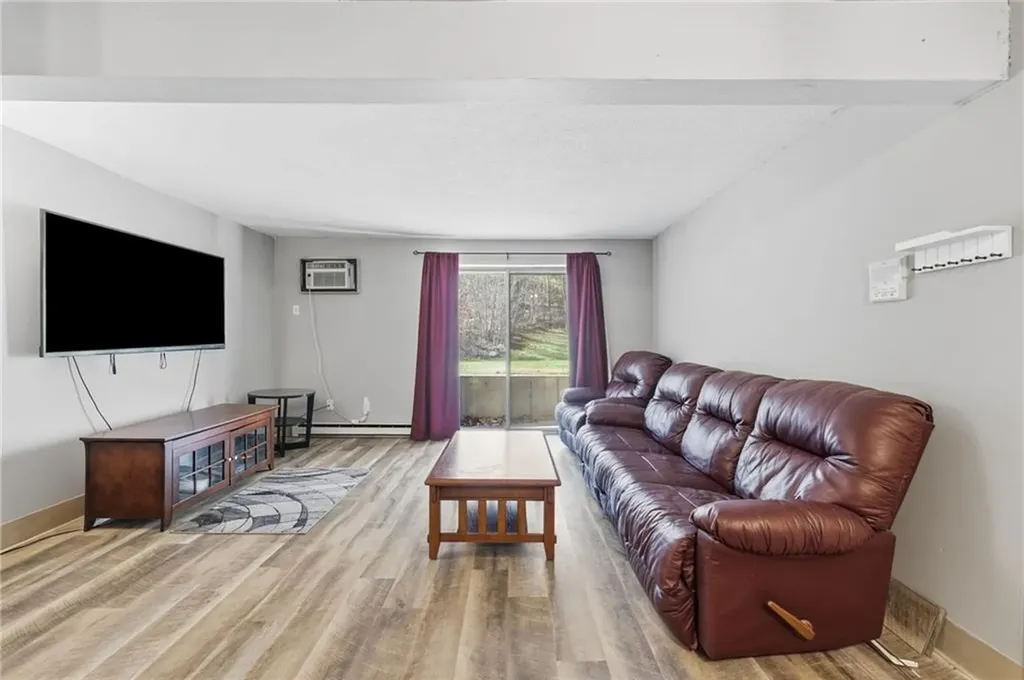 129 Quaker Highway Uxbridge MA 01569