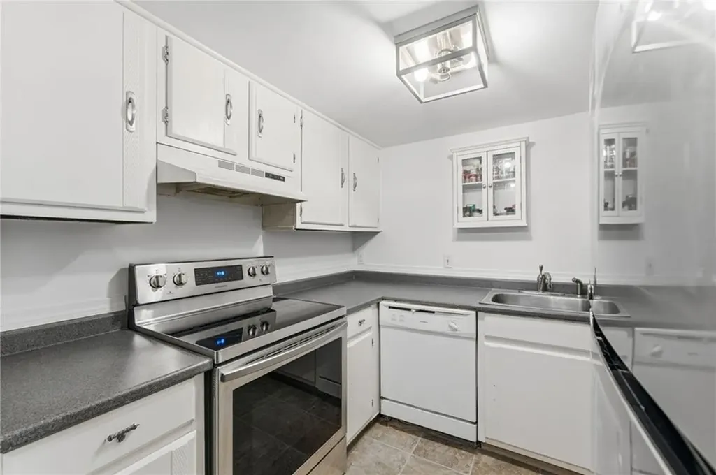 129 Quaker Highway Uxbridge MA 01569