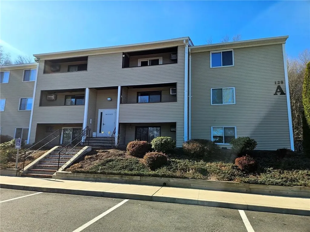 129 Quaker Highway Uxbridge MA 01569