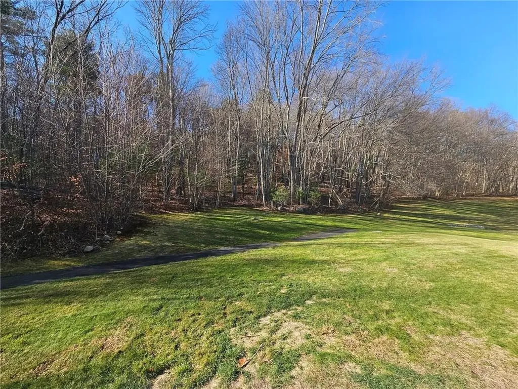 129 Quaker Highway Uxbridge MA 01569