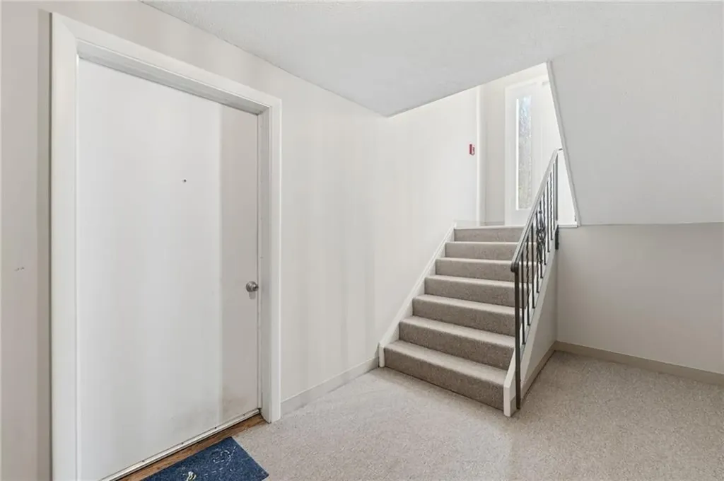 129 Quaker Highway Uxbridge MA 01569