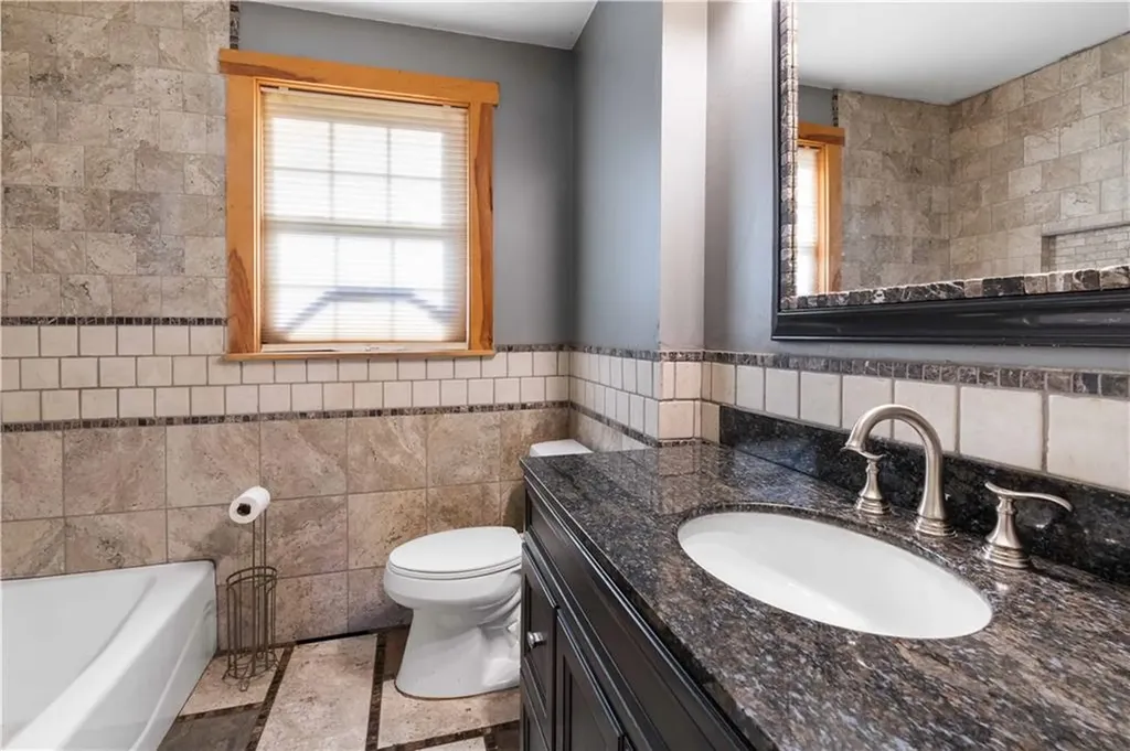 105 Borden Road Tiverton RI 02878