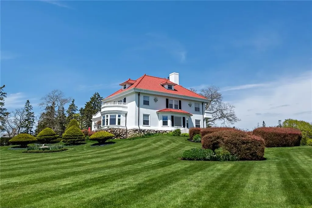 4 Yosemite Valley Road Westerly RI 02891