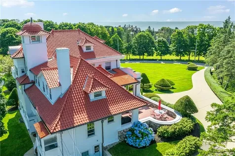 4 Yosemite Valley Road Westerly RI 02891