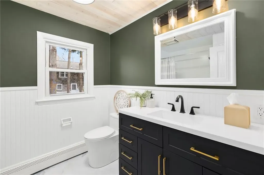 7 Cheshire Drive Barrington RI 02806