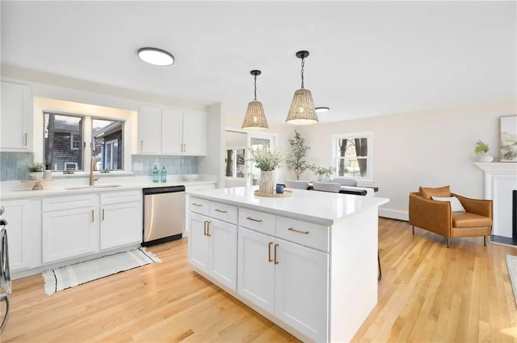 7 Cheshire Drive Barrington RI 02806