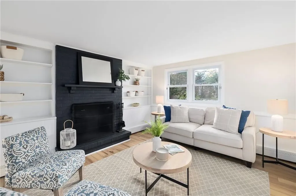 7 Cheshire Drive Barrington RI 02806