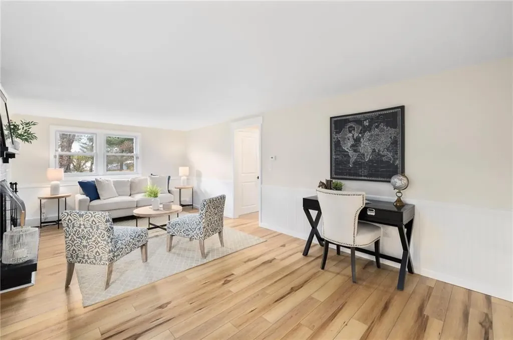 7 Cheshire Drive Barrington RI 02806