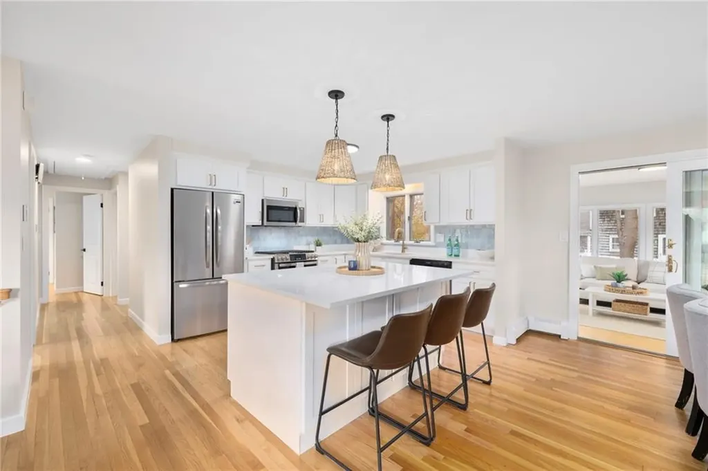 7 Cheshire Drive Barrington RI 02806