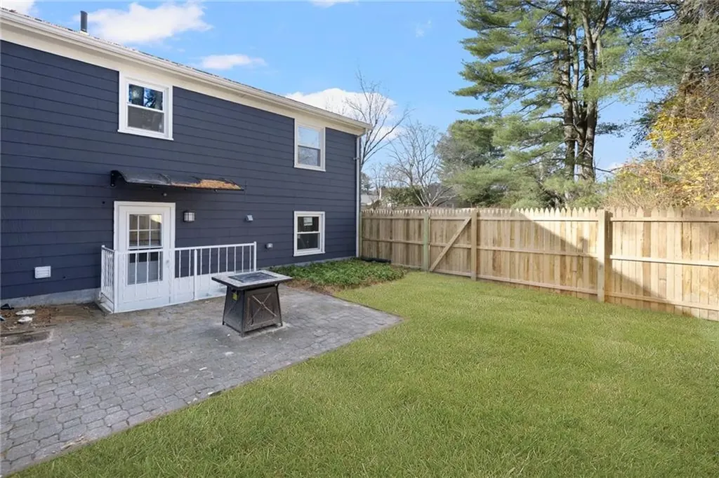 7 Cheshire Drive Barrington RI 02806