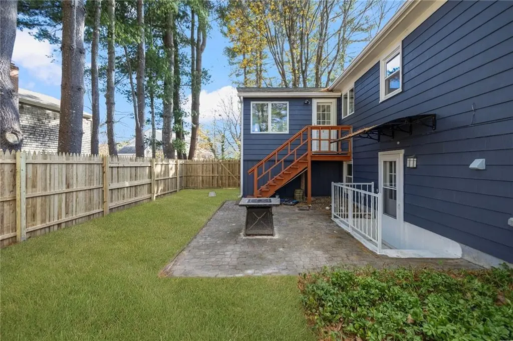 7 Cheshire Drive Barrington RI 02806