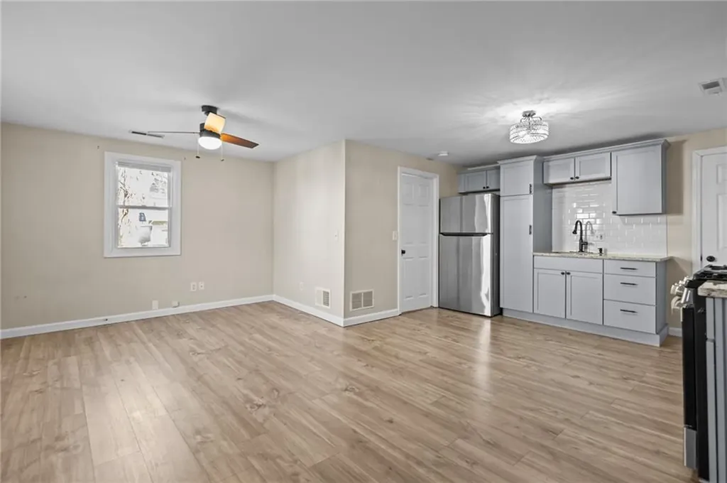 19 Curtis Street Warwick RI 02889