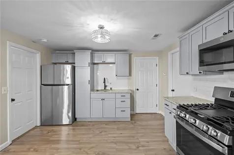 19 Curtis Street Warwick RI 02889