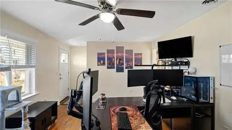 16 Eastman Street Warwick RI 02886