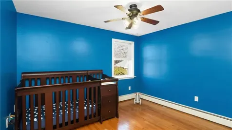 16 Eastman Street Warwick RI 02886