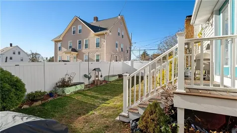16 Eastman Street Warwick RI 02886