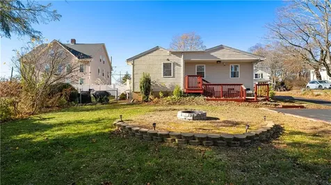 16 Eastman Street Warwick RI 02886