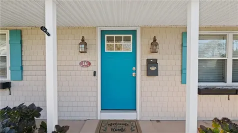 16 Eastman Street Warwick RI 02886