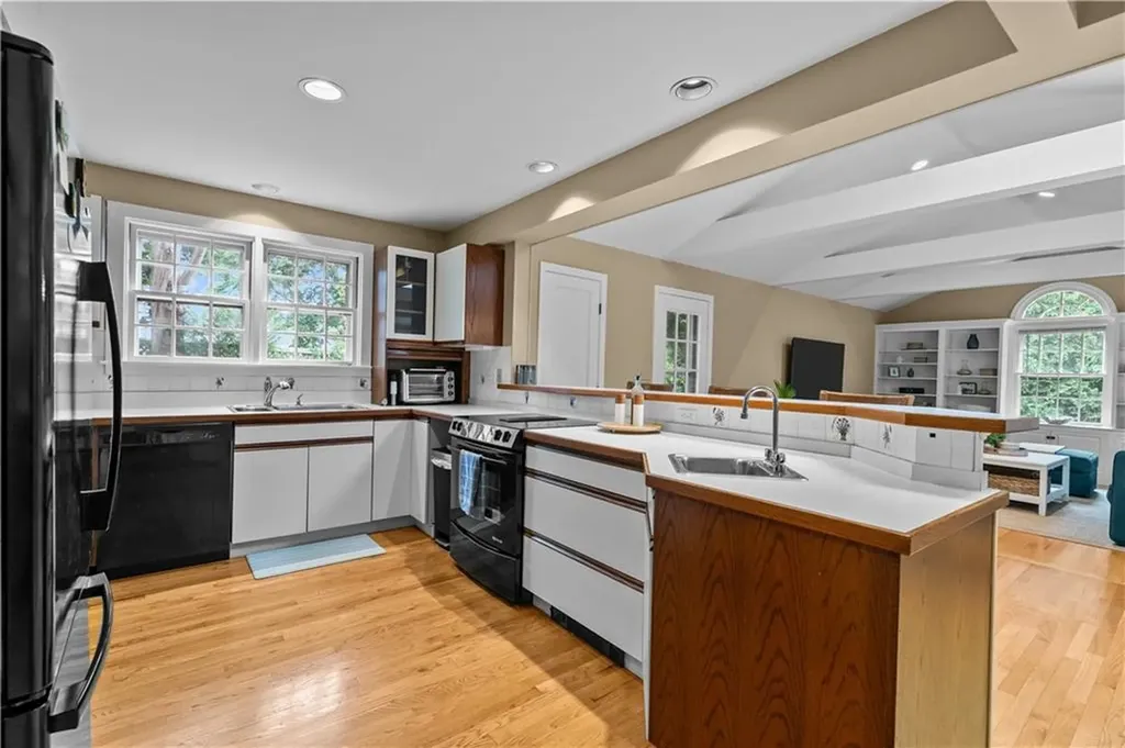 8 Sylvan Street Newport RI 02840
