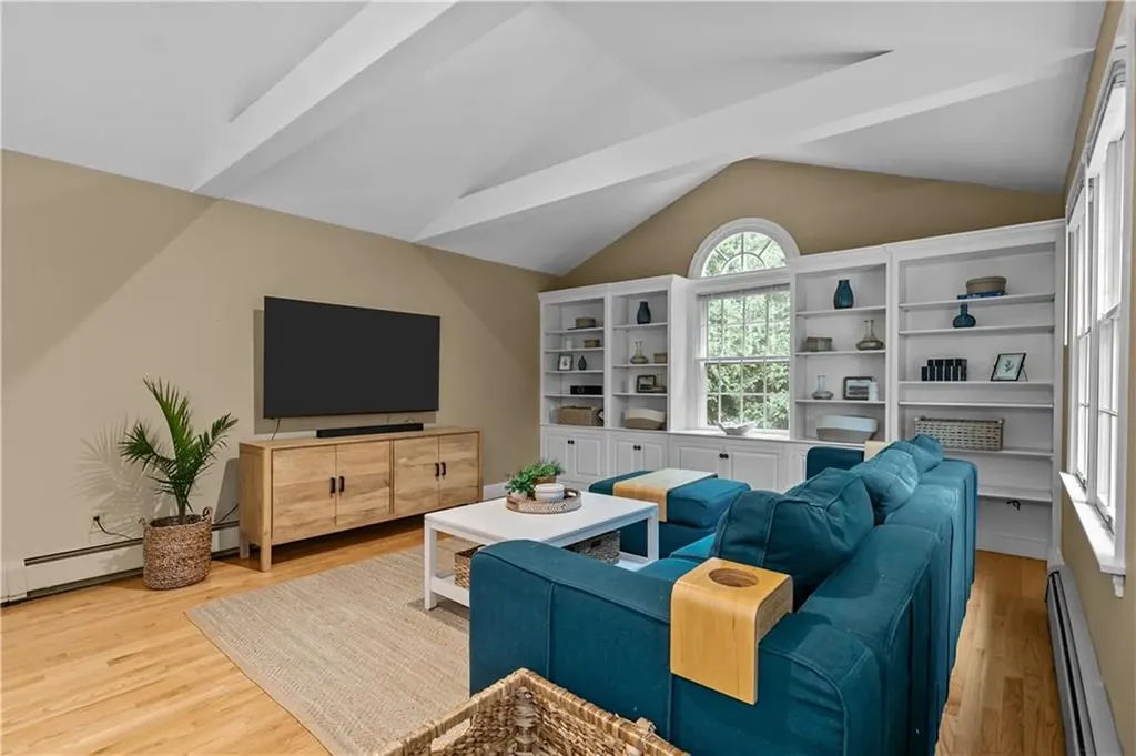 8 Sylvan Street Newport RI 02840
