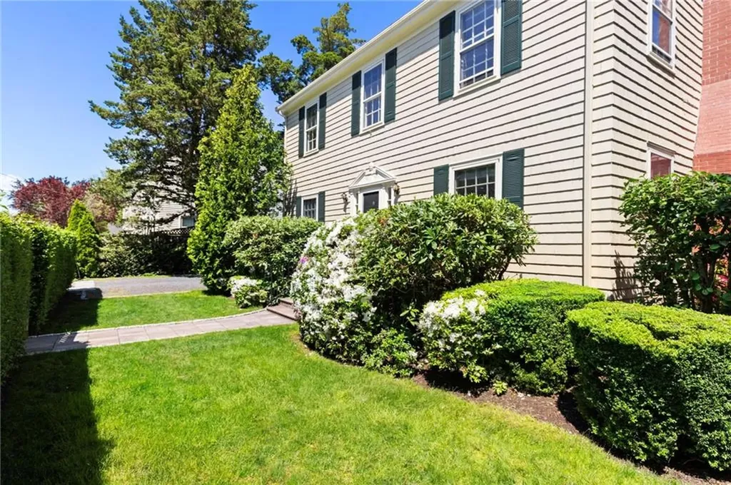 8 Sylvan Street Newport RI 02840