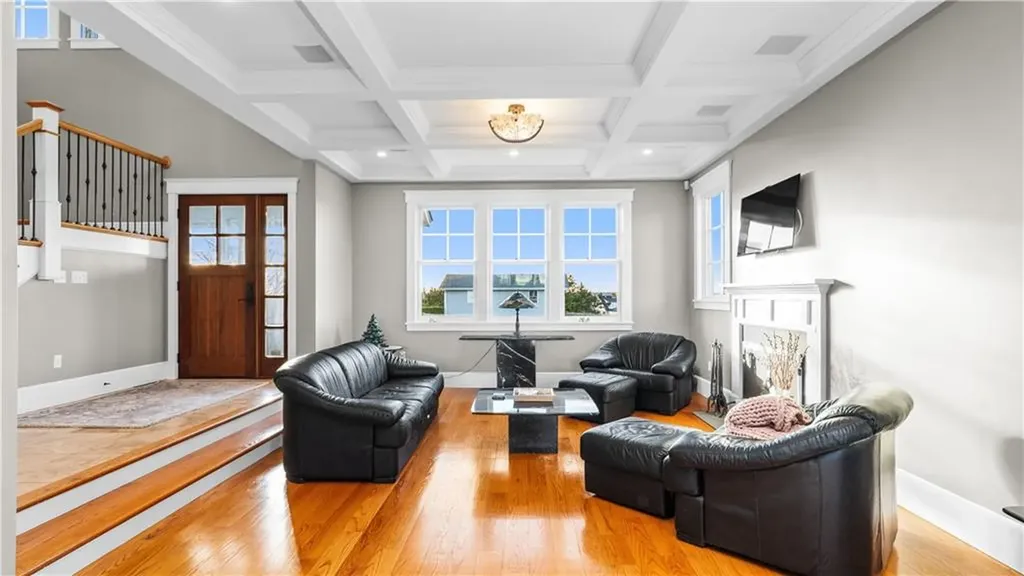 3 Doris Terrace Newport RI 02840