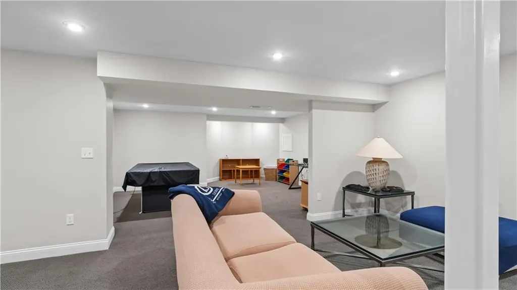3 Doris Terrace Newport RI 02840
