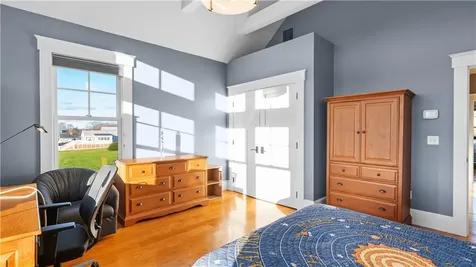 3 Doris Terrace Newport RI 02840