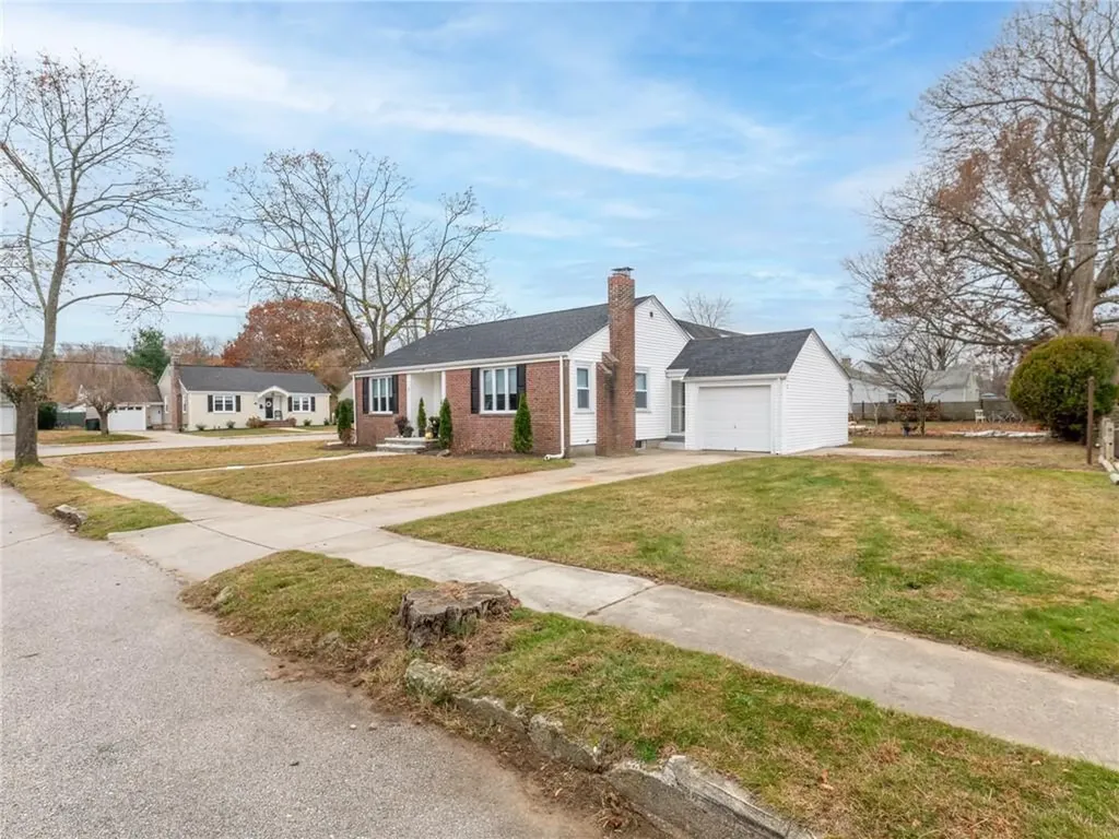 41 Drake Road Warwick RI 02888