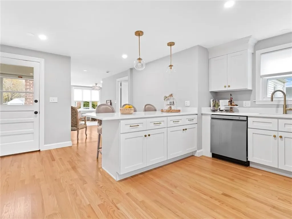 41 Drake Road Warwick RI 02888