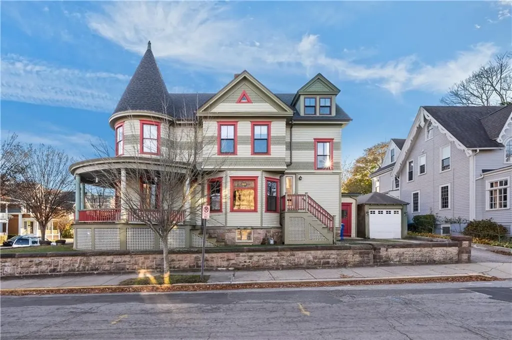 350 Broadway Newport RI 02840