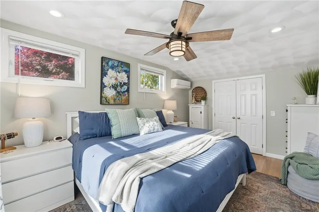 107 Glenwood Drive Warwick RI 02889