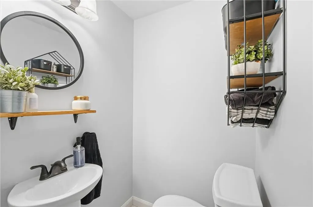 107 Glenwood Drive Warwick RI 02889