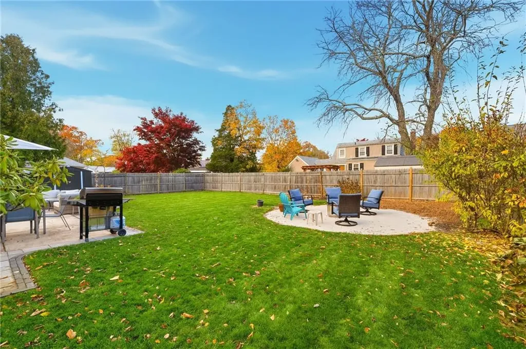 107 Glenwood Drive Warwick RI 02889