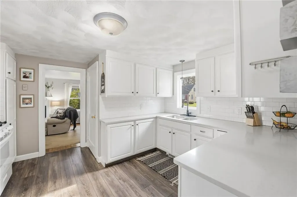 107 Glenwood Drive Warwick RI 02889