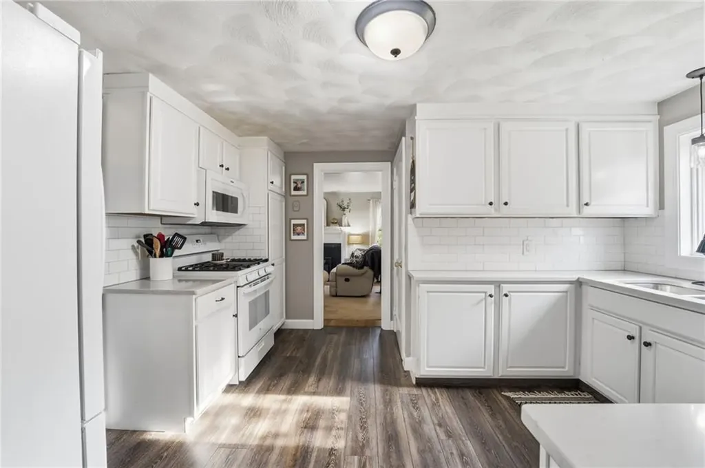 107 Glenwood Drive Warwick RI 02889