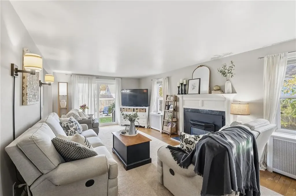 107 Glenwood Drive Warwick RI 02889