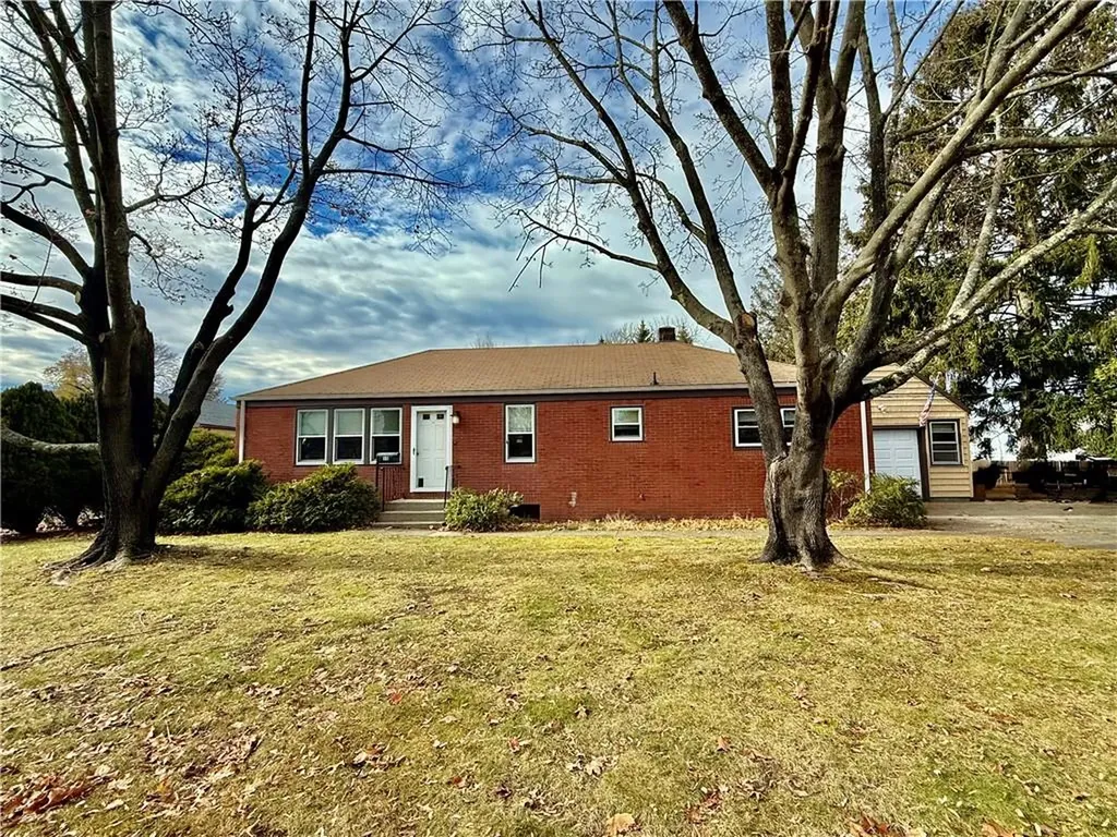 85 Hilton Avenue East Providence RI 02915